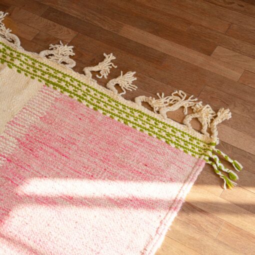 Détail frange tapis coloré Marmoucha