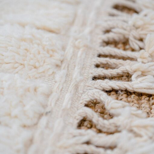 Tapis en laine salon sable pour décoration chaleureuse